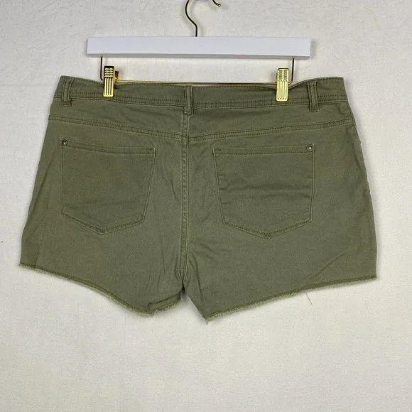 Route 66 Women's Size 12 Green‎ Classic Fit Cutoff Jean Shorts - Picture 6 of 7